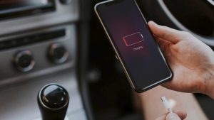 علت خالی شدن باتری گوشی بدون استفاده